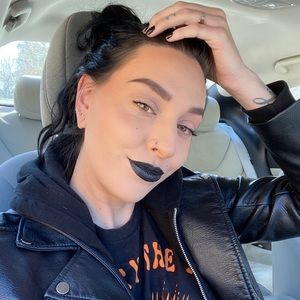 Meet your Posher, Raven